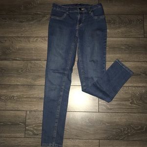 Girl’s children place jeggings